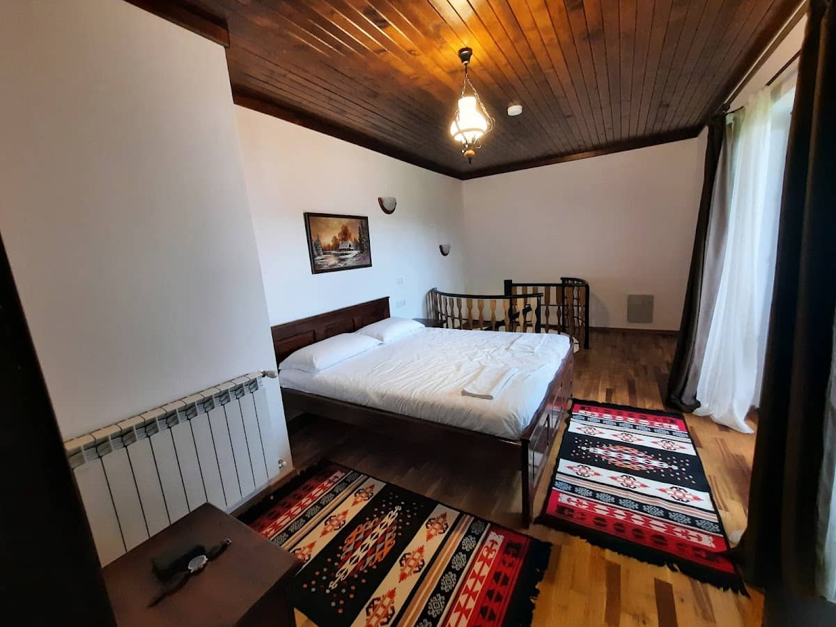 Cazare Pensiuni Viseu - Pensiunea Piatra Șoimului — 2