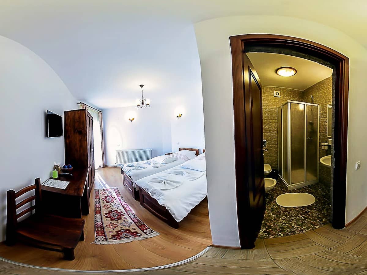 Pensiunea Casa Cartianu — 2