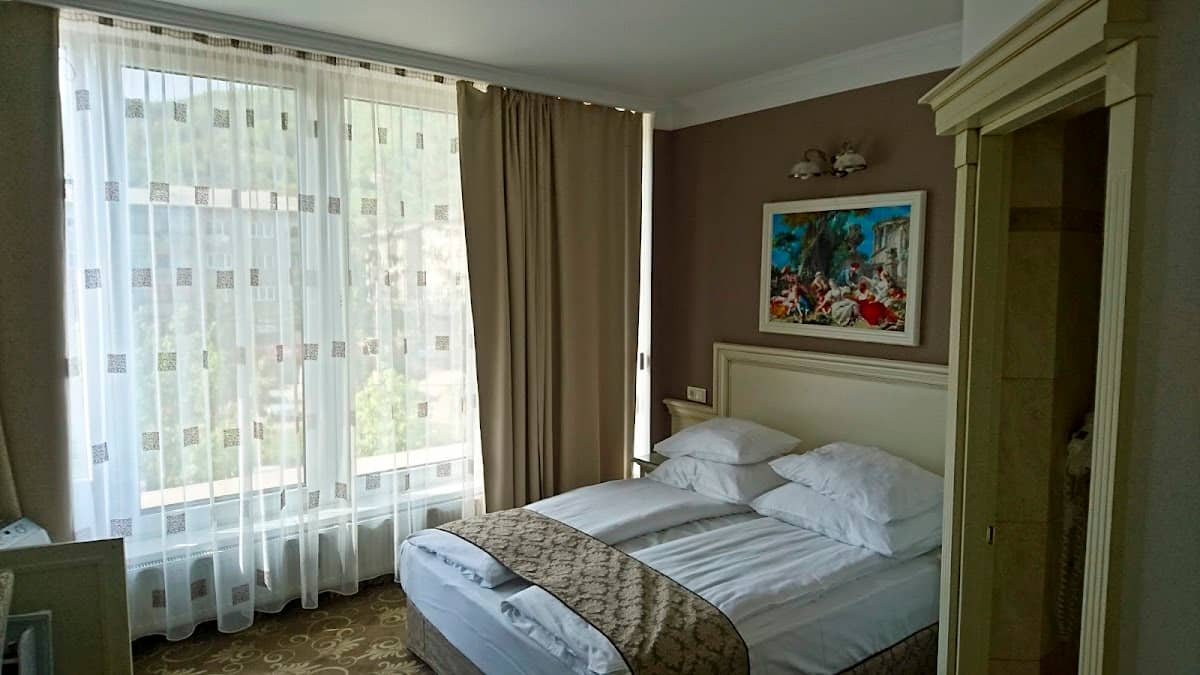 Hotel Montana — 2