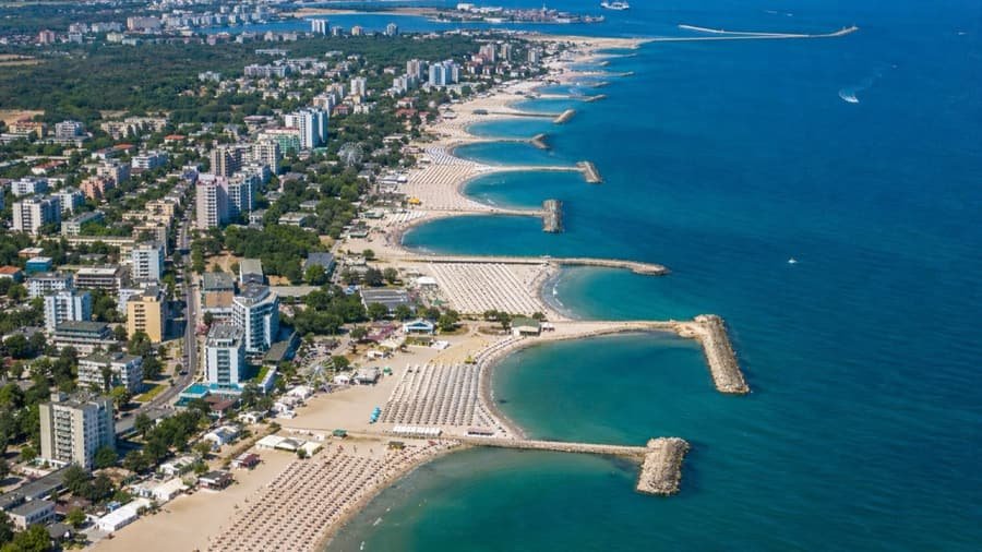 Plajă pe litoralul românesc al Mării Negre